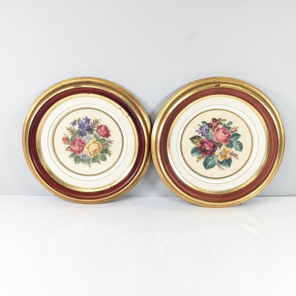 Set of 2 needlepoint flower pictures gilt round frames, petit point cross stitch - Picture 3 of 12